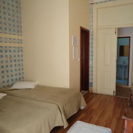 ポウゾ ドス アンジョス ゲストハウス リスボン